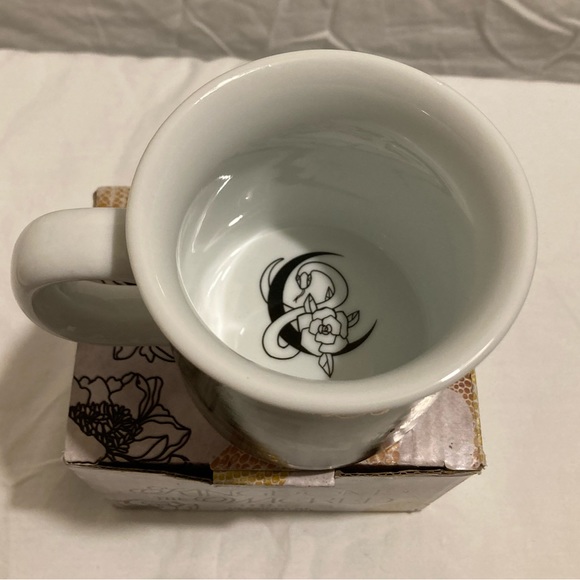 Fairyloot Exclusive Kingdom of the Wicked 12oz Ceramic Mug Kerri Maniscalco - Picture 8 of 10